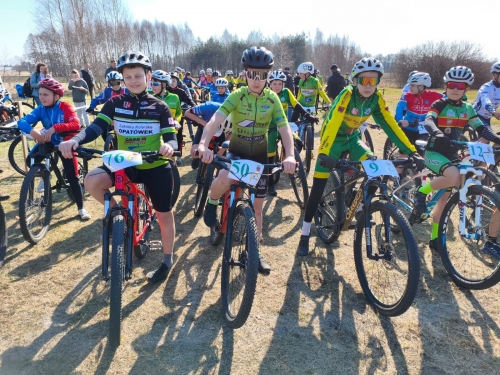 obrazek }{wiyeWyścig Kolarski MTB o Puchar Burmistrza Gminy Koźminek wiecej